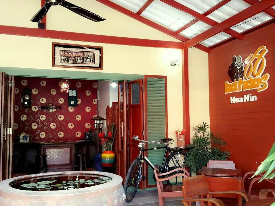 88 Backpackers Hua Hin Otel Dış mekan fotoğraf